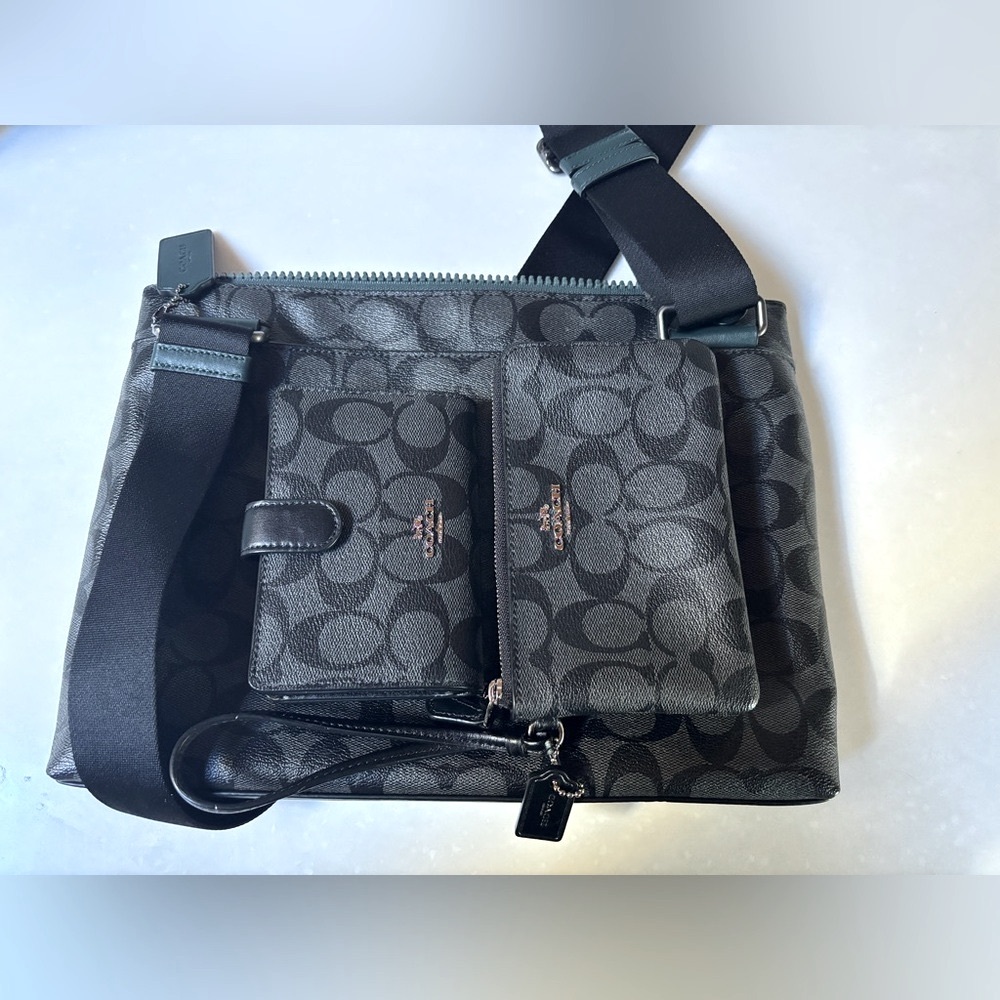 COACH Carrier Zip Crossbody In Colorblock Canvas Matching Clutch and Wallet